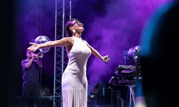 Roseto, Serena Brancale infiamma il festival Emozioni in Musica