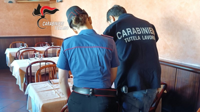 Controlli dei carabinieri a Alba Adriatica, chiuso un locale