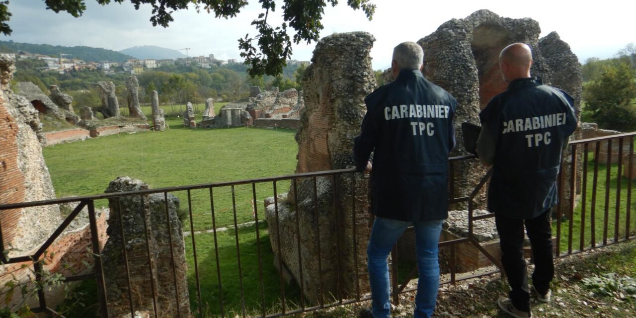 Tossicia, tornano in chiesa due colonne trafugate negli anni 90