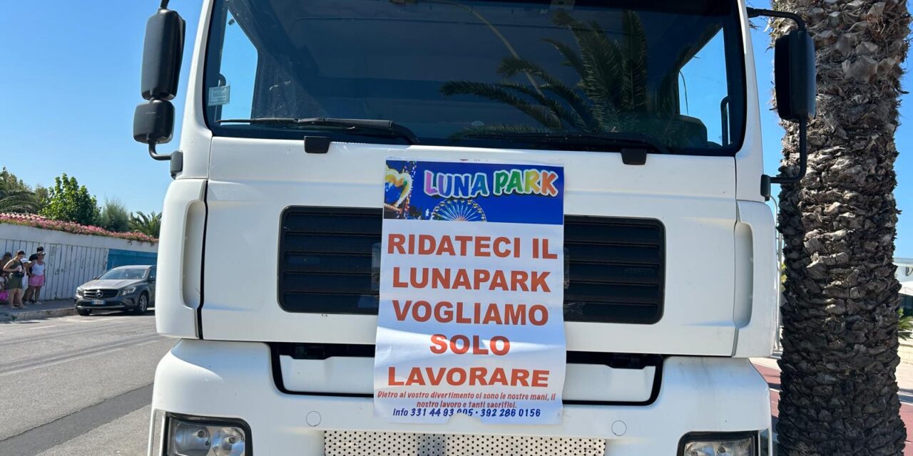 Luna park bloccato a Tortoreto, mezzi fermi sulla riviera