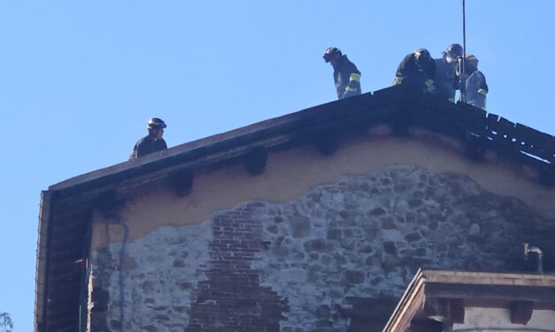 Fiamme sul tetto di un’abitazione a Civitella del Tronto