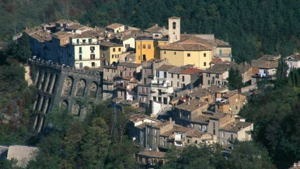 Castelli sceglie Tancredi: nuovo corso in Comune