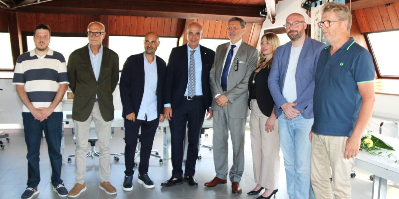Castelli guarda a scuola, ceramica e ricostruzione
