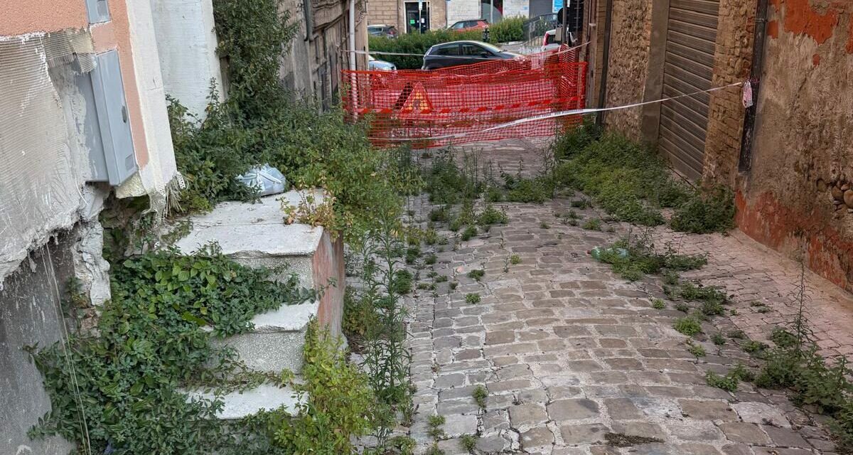 Centro storico di Giulianova, disagi in via Mazzini