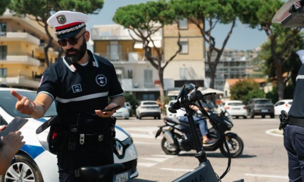 Roseto, verifiche sul lungomare: fermate tre e-bike irregolari