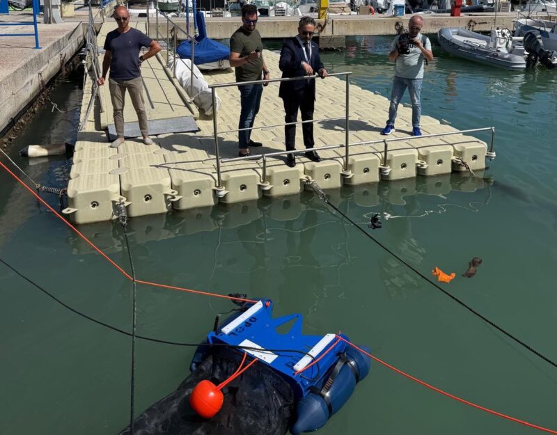 Porto di Giulianova, un robot pulirà le acque dai rifiuti