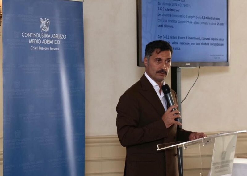 Imprese abruzzesi, dati positivi e premi alle storiche