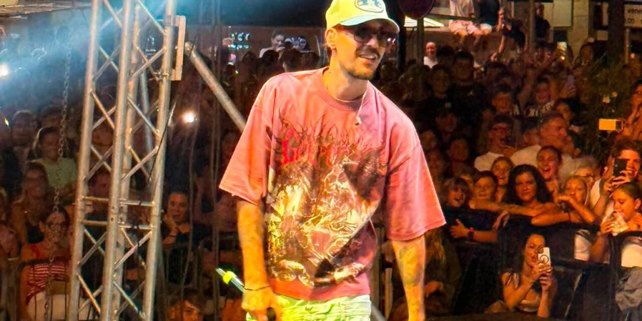 Notaresco, folla in centro per lo show di Fred De Palma