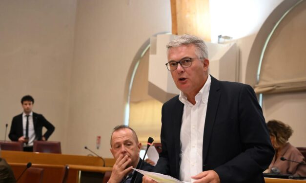 Sanità abruzzese, scontro sui DEA: Teramo al centro del dibattito