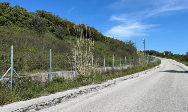 Tortoreto, via Muracche 2 mostra nuovi segnali di cedimento