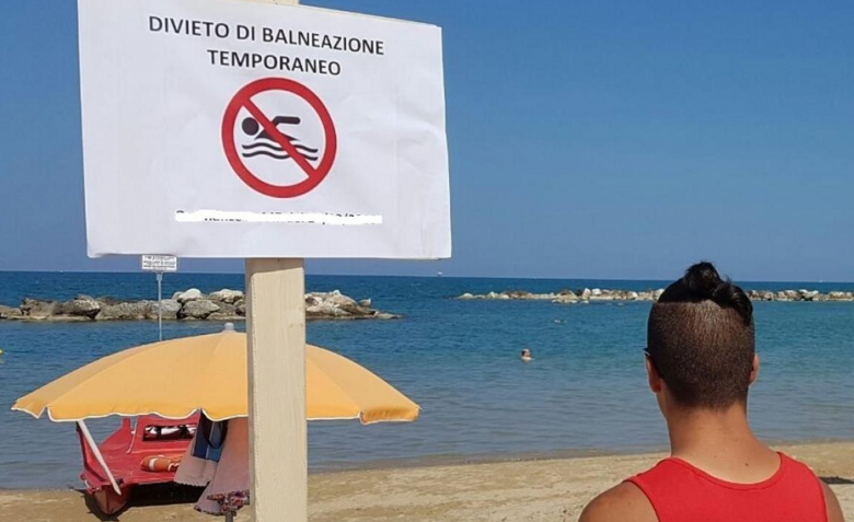 Pescara, stop temporaneo ai bagni vicino al Ponte del Mare