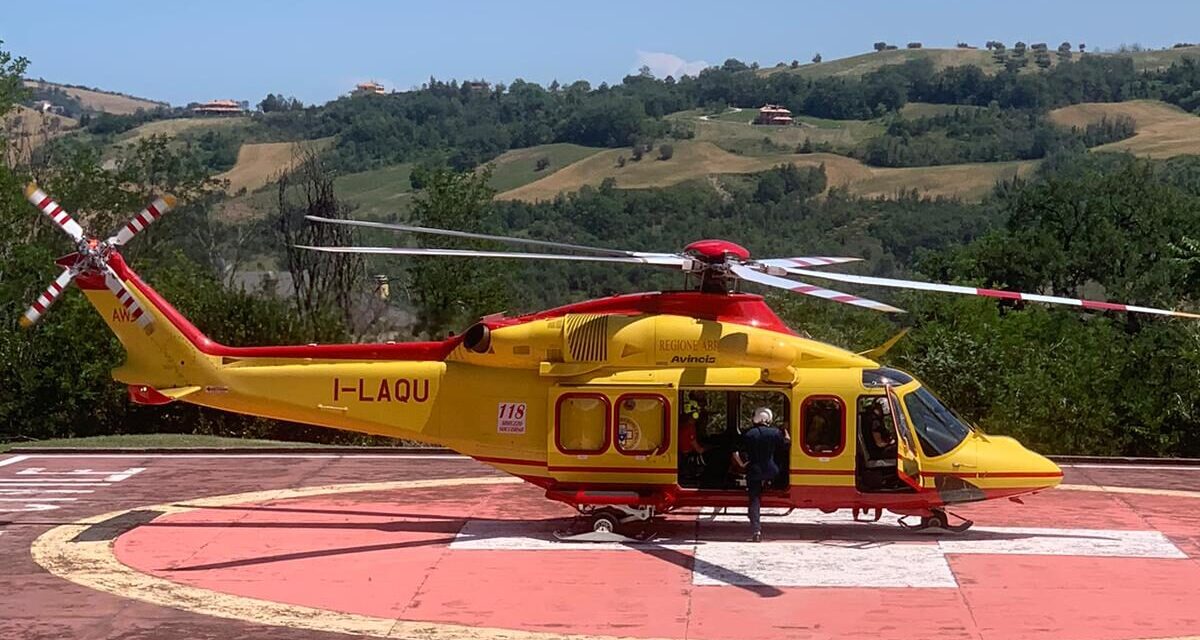 Incidente sull’A14 vicino a Roseto, centauro elitrasportato