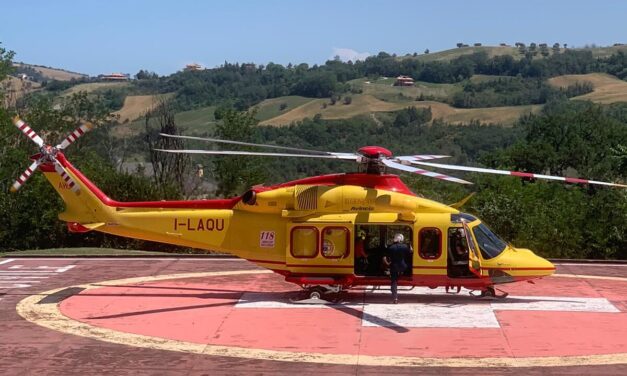 Incidente sull’A14 vicino a Roseto, centauro elitrasportato