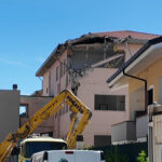 Giulianova, via Gramsci cambia volto: ruspe sull’ex scuola