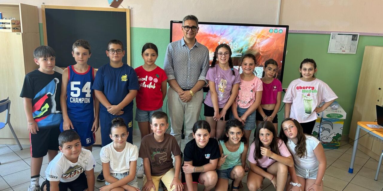 A Sant’Omero la politica entra in classe con i piccoli reporter