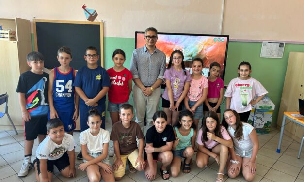 A Sant’Omero la politica entra in classe con i piccoli reporter