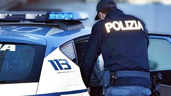 Tentato furto in un negozio di Teramo, denuncia e Daspo urbano