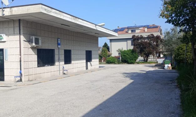 Riaperta la biglietteria Tua al terminal bus di Garrufo