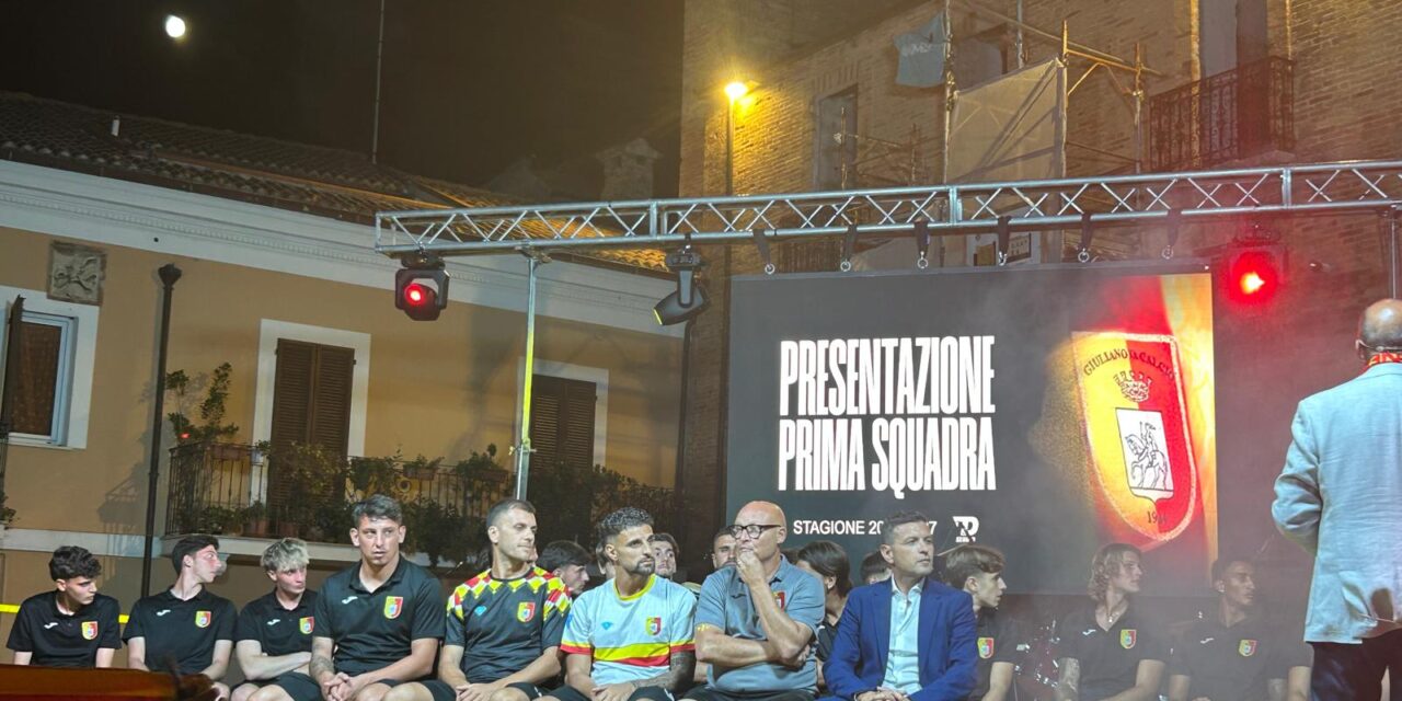Il Giulianova si presenta in centro, tifosi e società in piazza