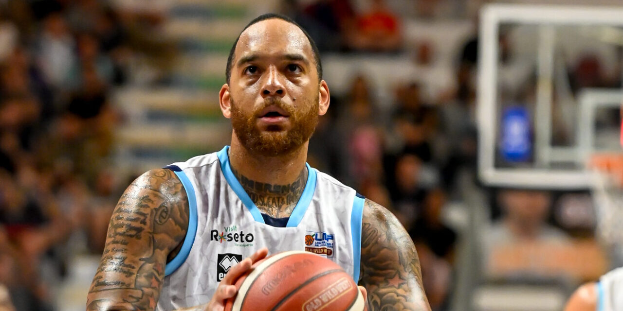 Roseto non molla: al PalaMaggetti Ruvo cade 100-84