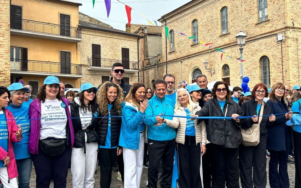Tortoreto, in tanti alla camminata solidale per la ricerca