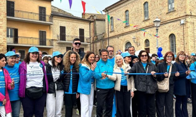Tortoreto, in tanti alla camminata solidale per la ricerca