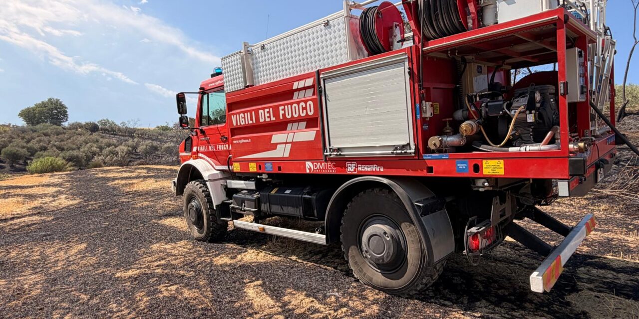 Due roghi nel Teramano, squadre in azione a Castilenti e Campli
