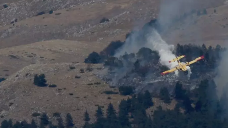 Incendio sul Morrone, mezzi aerei e Alpini per Roccacasale