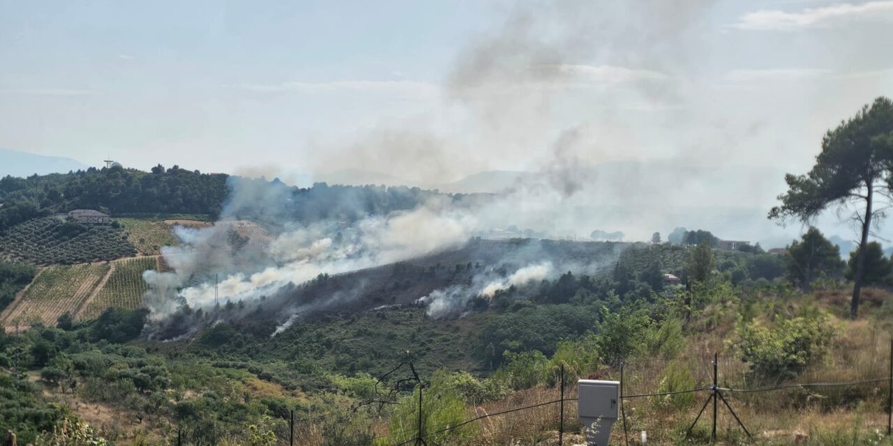 Emergenza incendi in Abruzzo, ancora interventi su più fronti