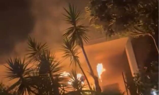 Alba Adriatica, rogo notturno in un edificio lungo la Statale 16