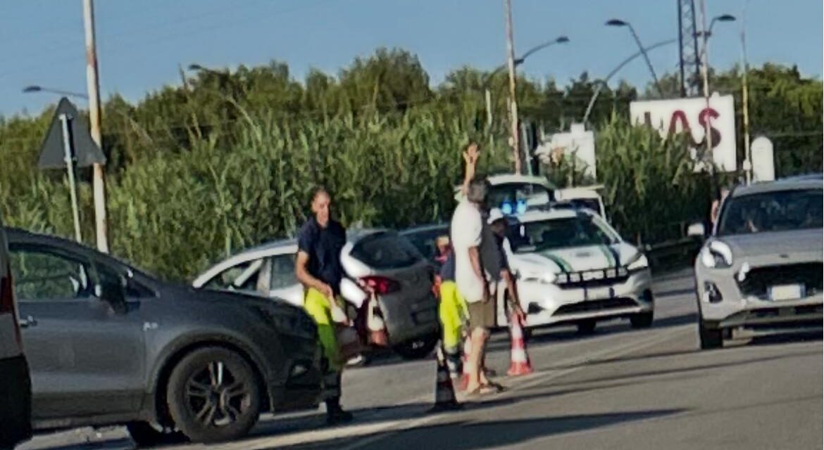 Scontro sulla Bonifica del Salinello a Tortoreto, feriti lievi