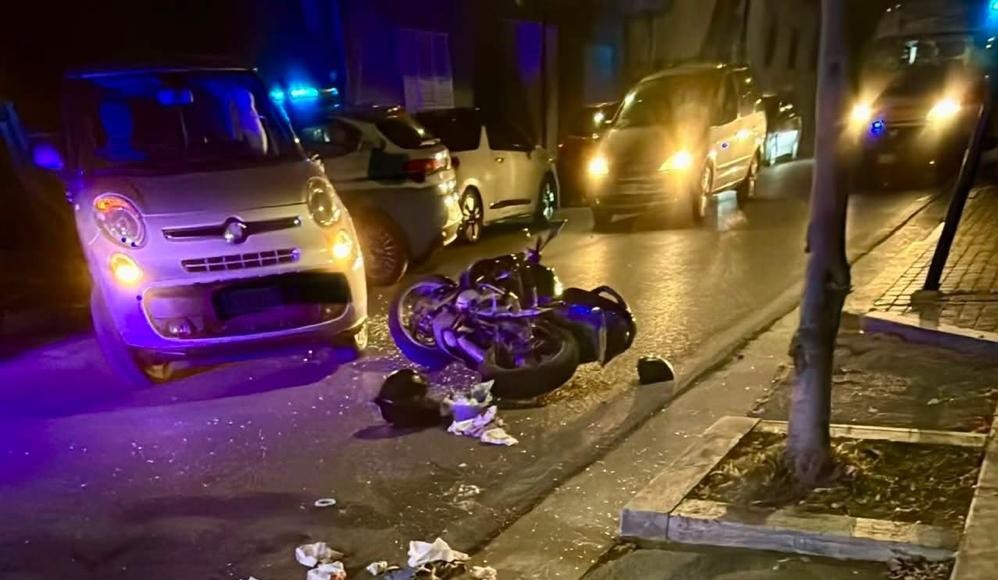 Scontro nella notte a Martinsicuro, feriti due ragazzi in scooter