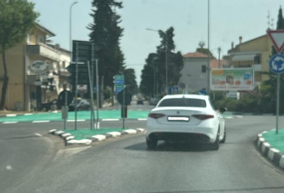 Tortoreto, scontro sulla Statale 16: ferito un ciclista