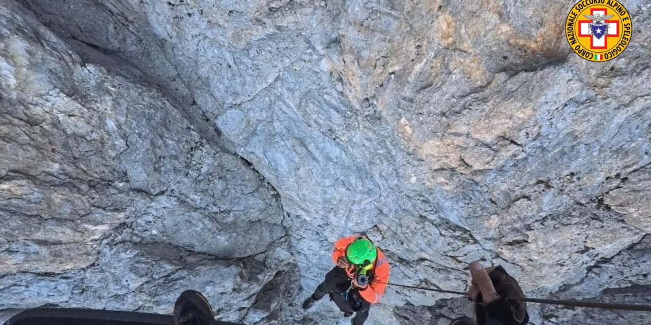 Gran Sasso, due alpinisti recuperati in parete dall’elisoccorso