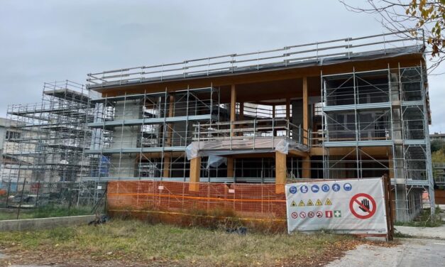 Roseto, scontro politico su strade e manutenzioni urbane
