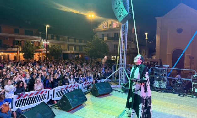 Malgioglio porta folla a Sant’Onofrio per l’Aperipost