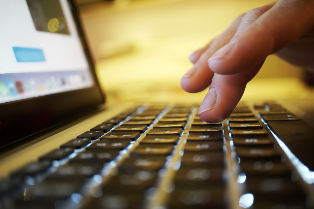 Computer nei locali, la Cassazione annulla maxi multa