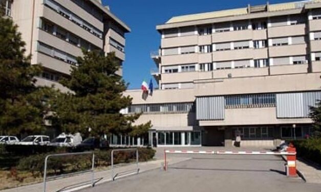 Atri, tensione per le pulizie dell’ospedale: lavoratrici senza certezze sui pagamenti
