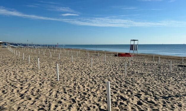 Tortoreto prepara le spiagge libere con i nuovi paletti