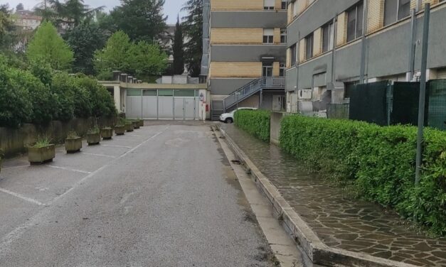 Sant’Omero, soste irregolari vicino al pronto soccorso