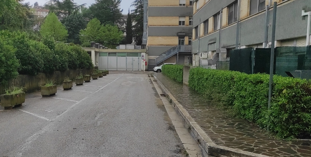 Sant’Omero, soste irregolari vicino al pronto soccorso