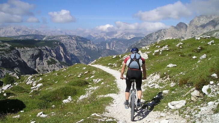 Ciclista soccorso in Val Mavone dopo una caduta sul sentiero