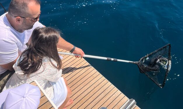 Diportisti in azione: 76 chili di rifiuti tolti dall’Adriatico