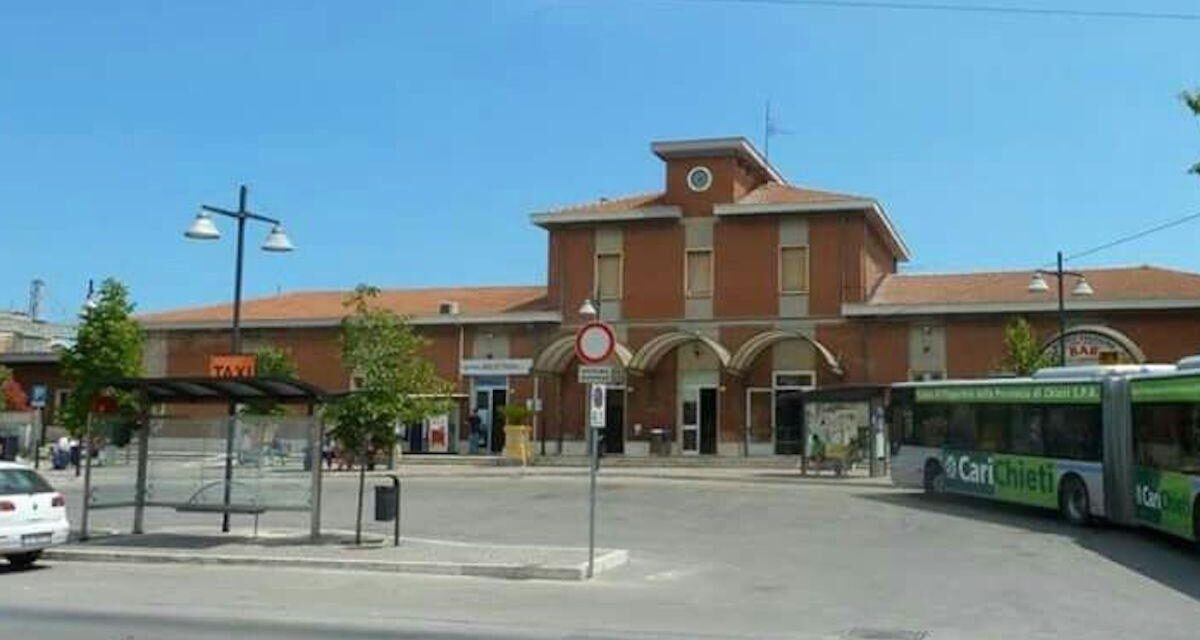 Tensione vicino alla stazione di Giulianova, un ferito