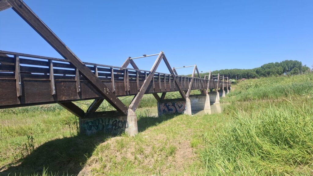 Ponte sul Salinello, cantiere senza sosta per riaprire prima