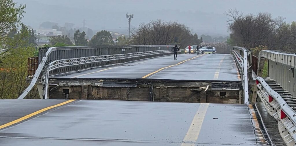 Ponte sul Trigno crollato, continuano le ricerche del disperso