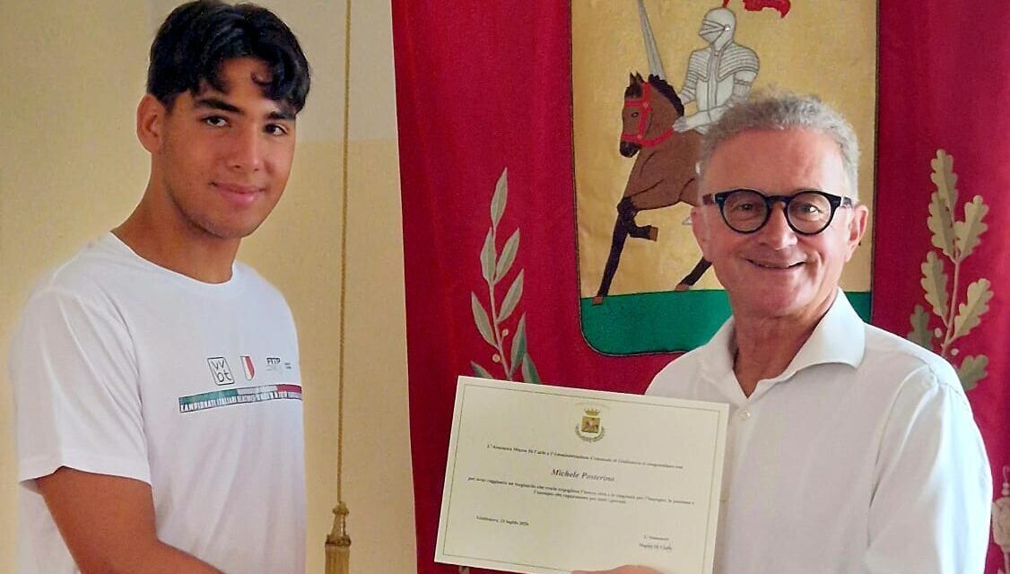Beach tennis, il Comune omaggia il talento giuliese Posterino