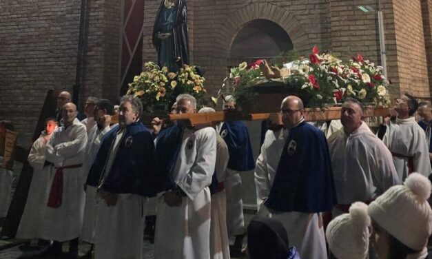 Martinsicuro, la Processione del Cristo Morto richiama fedeli
