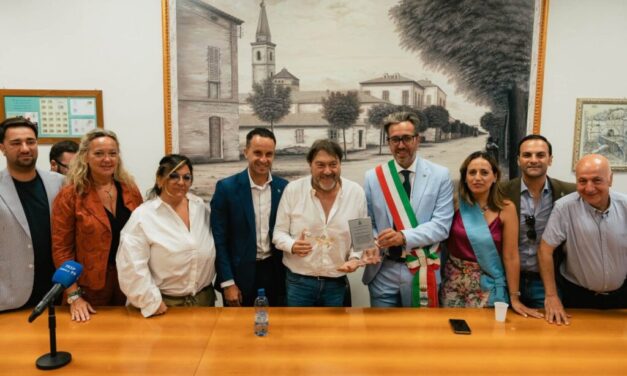 Roseto consegna la Rosa d’Argento a Sigfrido Ranucci