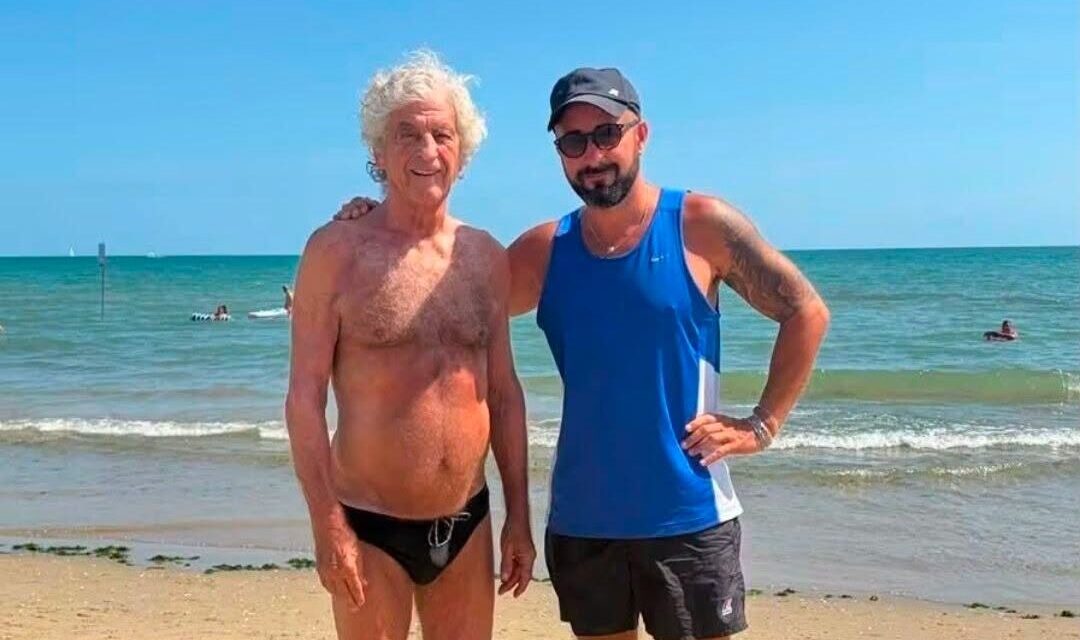Gianni Rivera avvistato a Giulianova, foto sulla costa